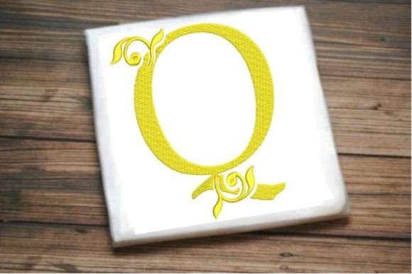 Q Letter Beautiful Monogram Review for Apparel Design